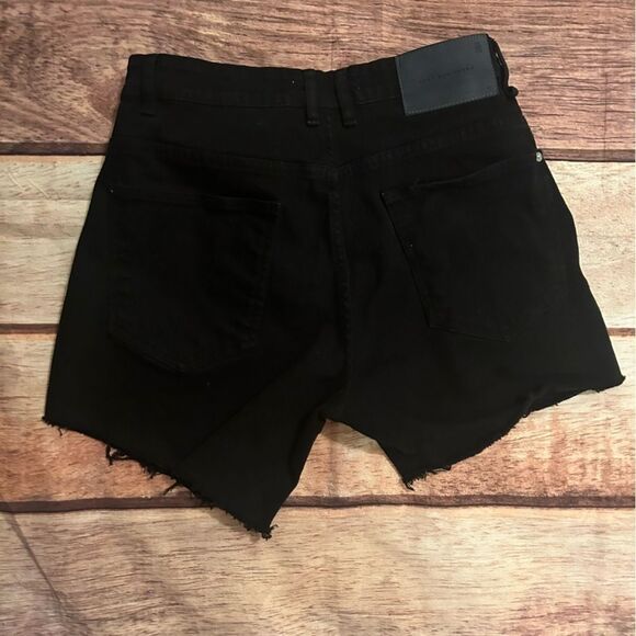 Zara Women’s Black Shorts Size 31 - Picture 2 of 4